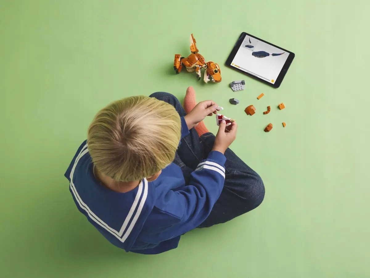 76967 - lego jurassic world - tyranozaur mały