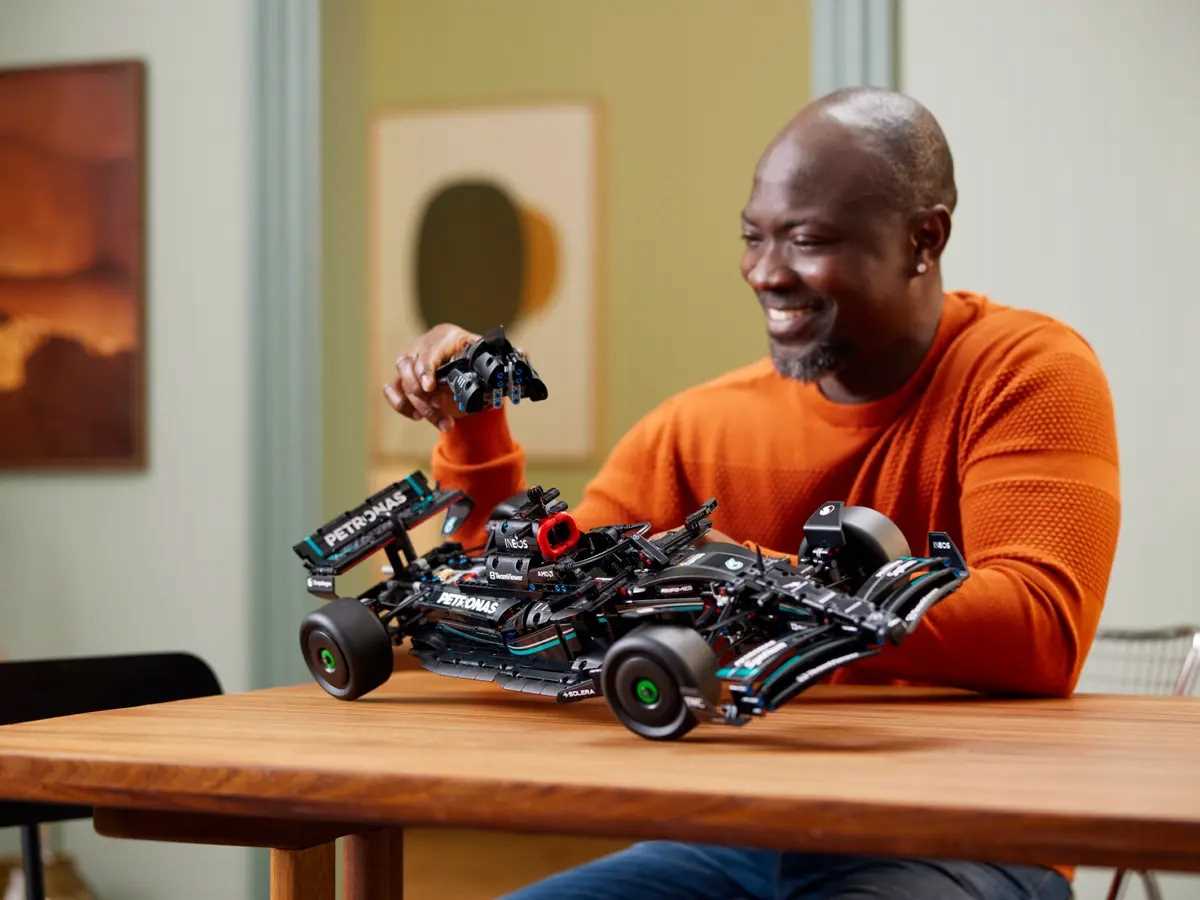 42171 - lego technic - mercedes-amg f1 w14 e performance