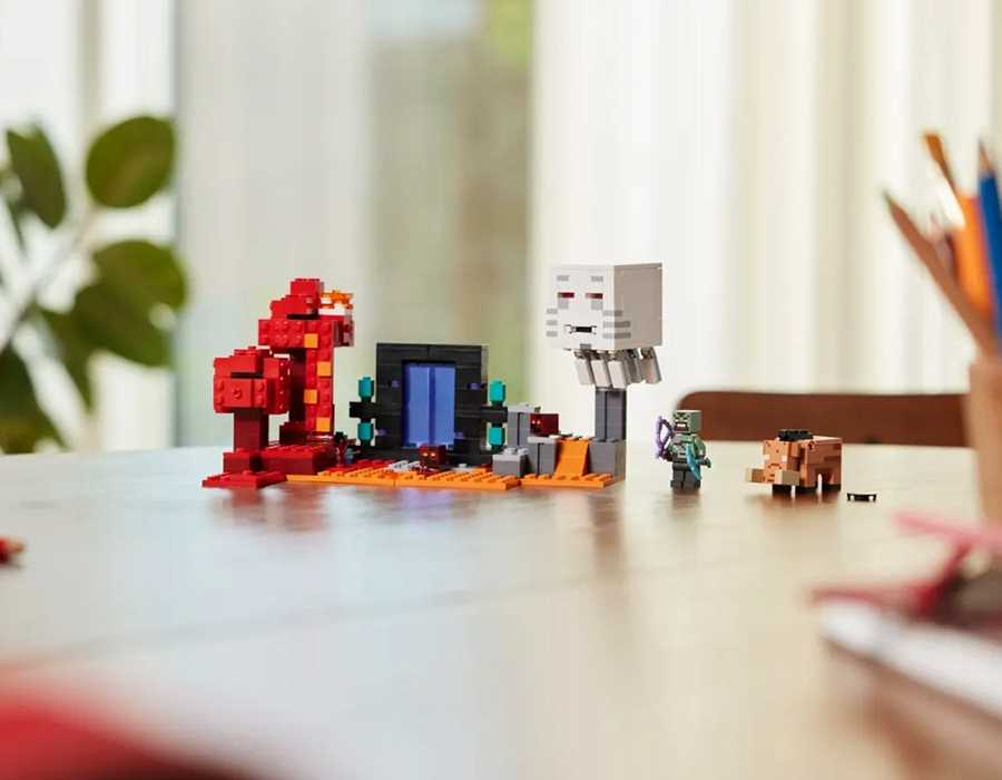 21255 - lego minecraft - zasadzka w portalu do netheru