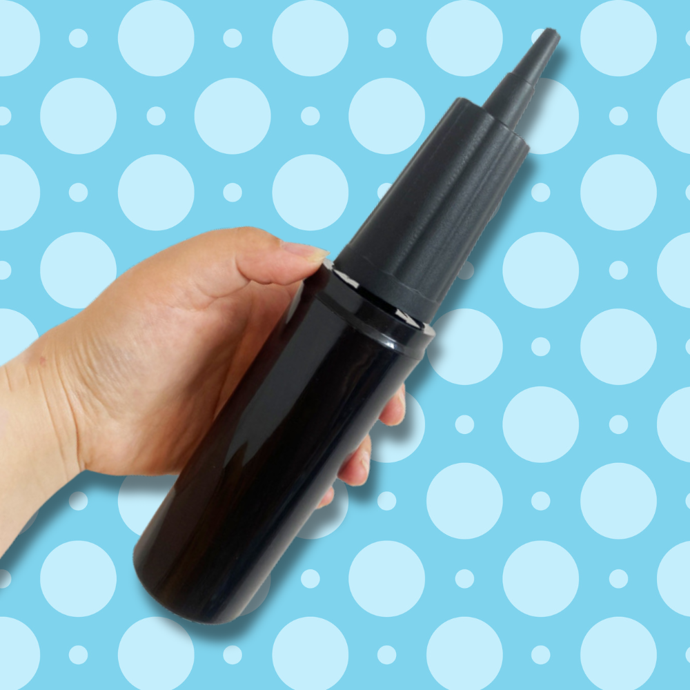 czarna pompka ręczna idealna do nadmuchiwania skoczków balonów mała