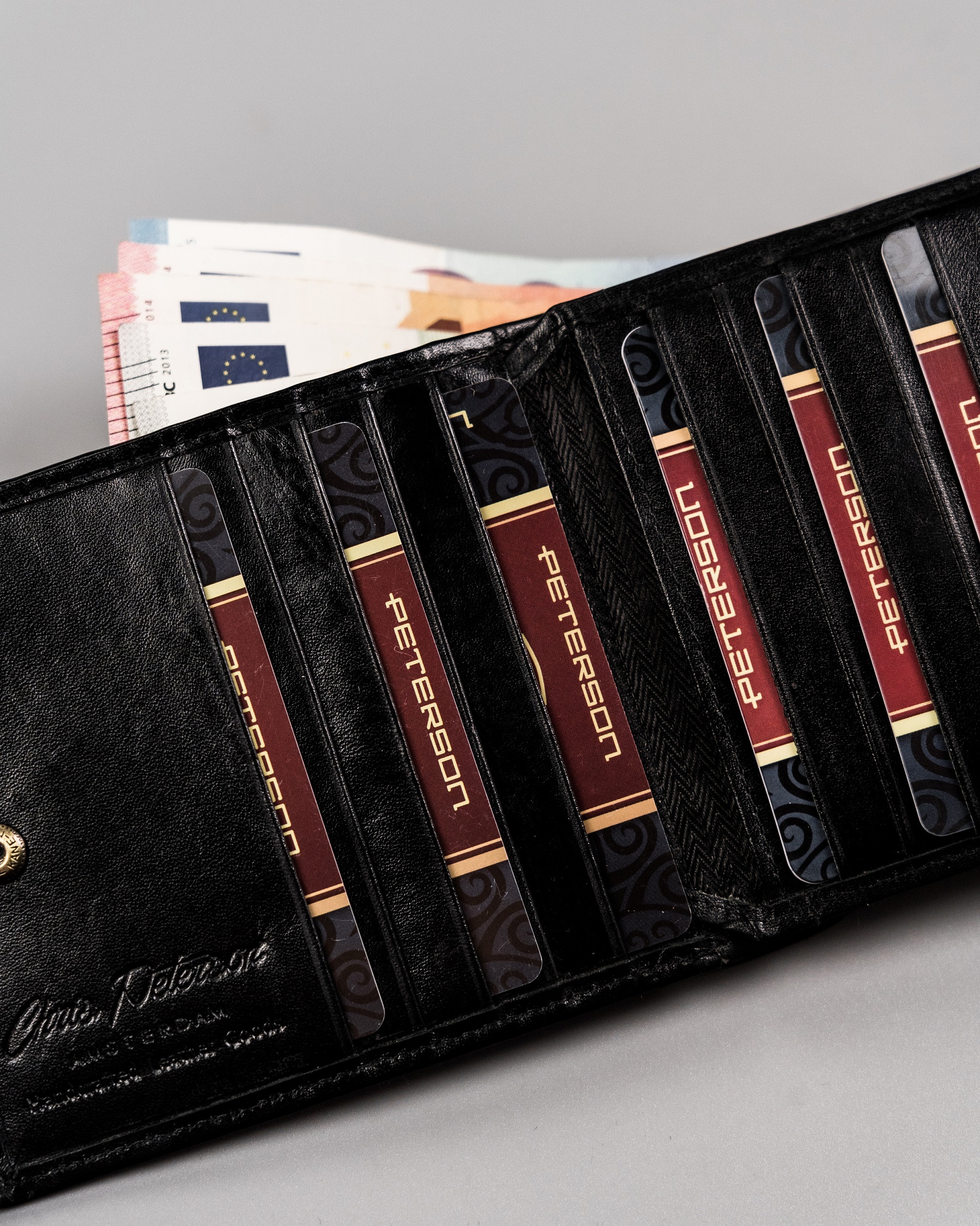 elegancki portfel męski na karty — peterson