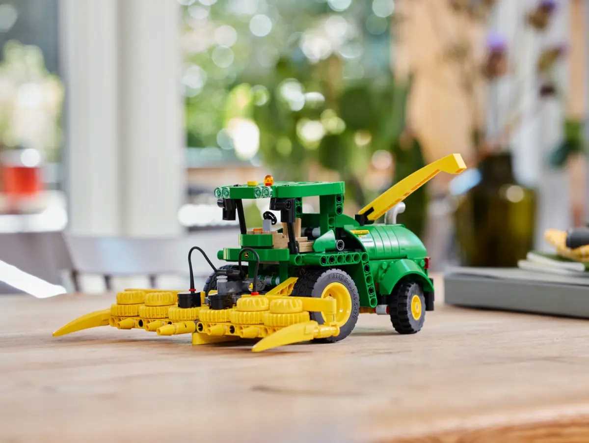 42168 - lego technic - john deere 9700 forage harvester