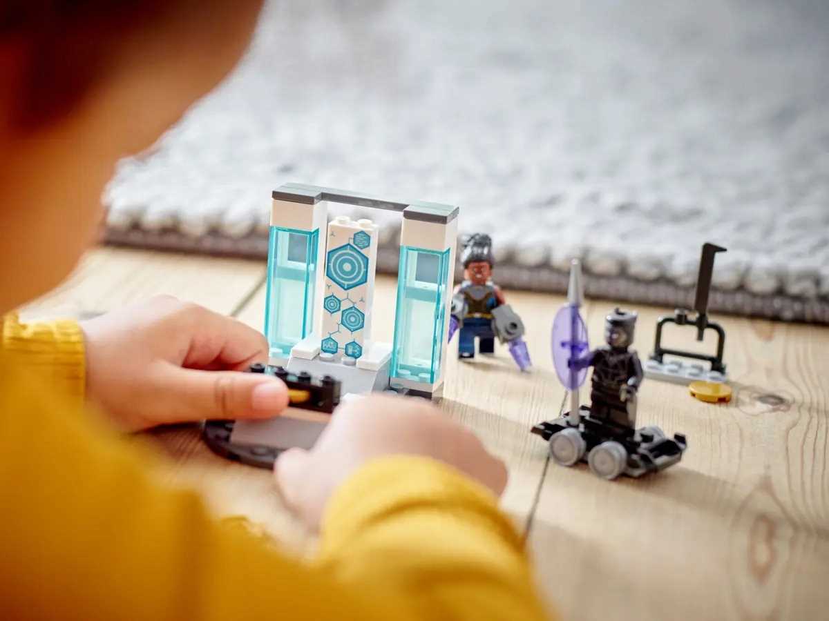 76212 - lego super heroes - laboratorium shuri