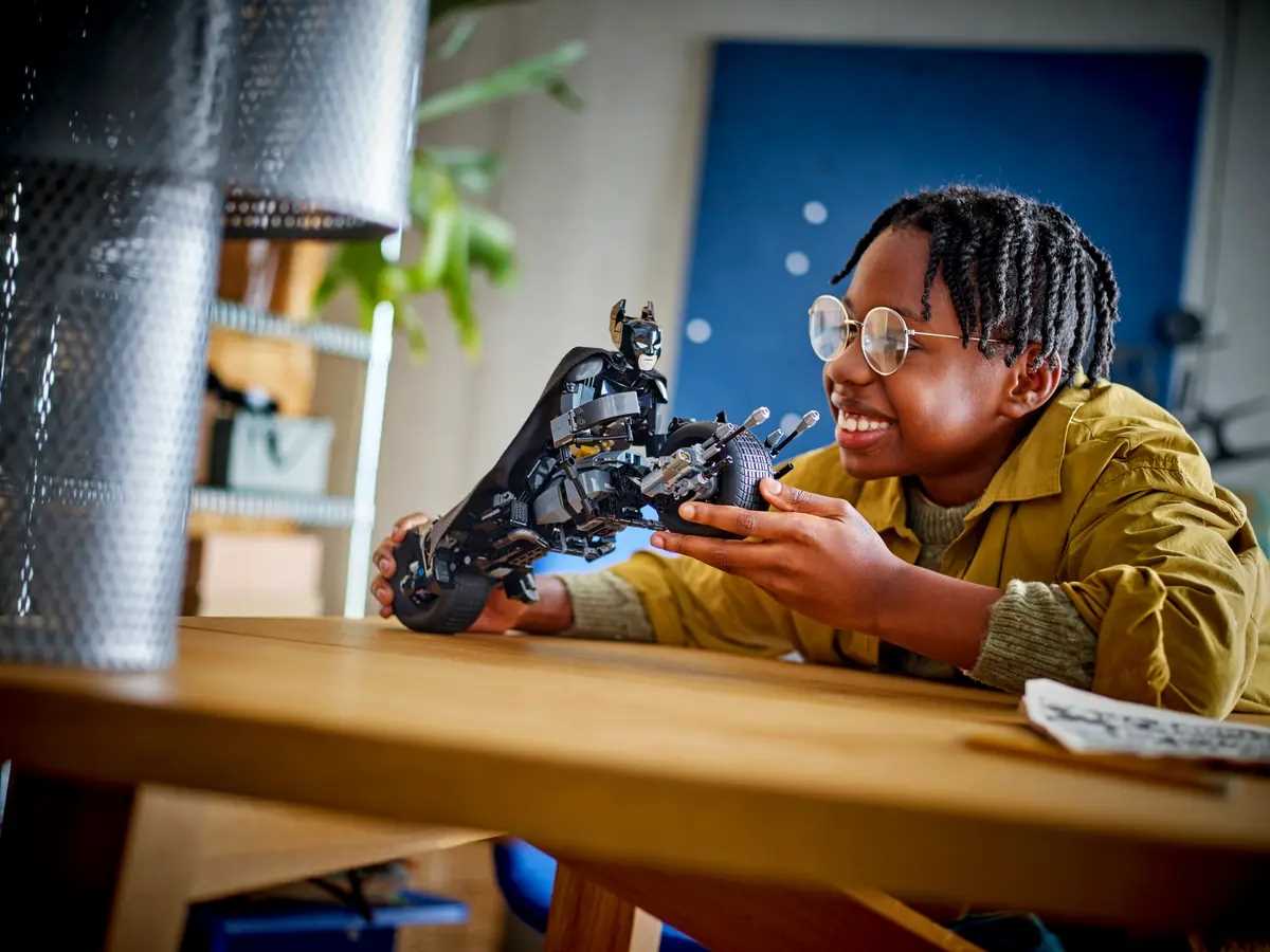 76273 - lego batman - figurka batmana™ do zbudowania i batcykl