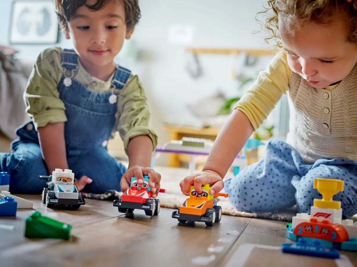 10445 - lego duplo - bolidy i kierowcy f1®