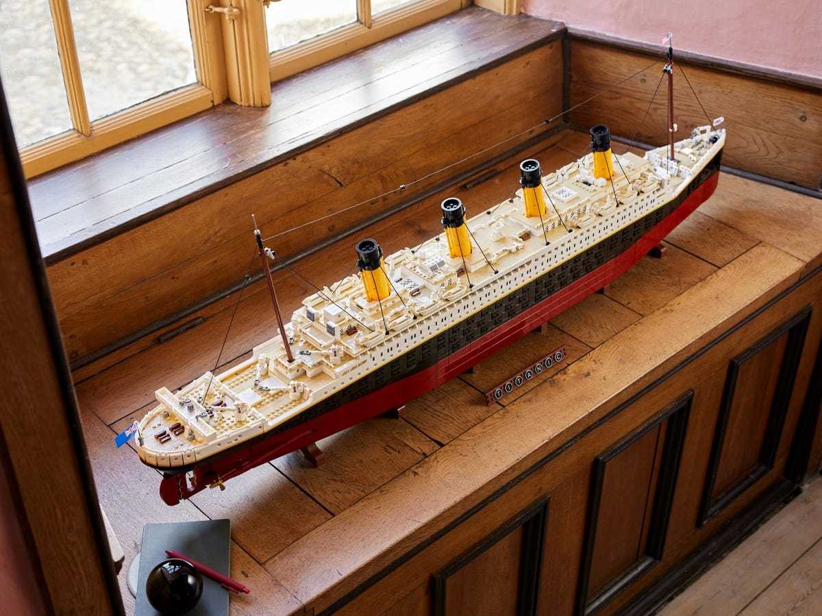 10294 - lego icons - titanic