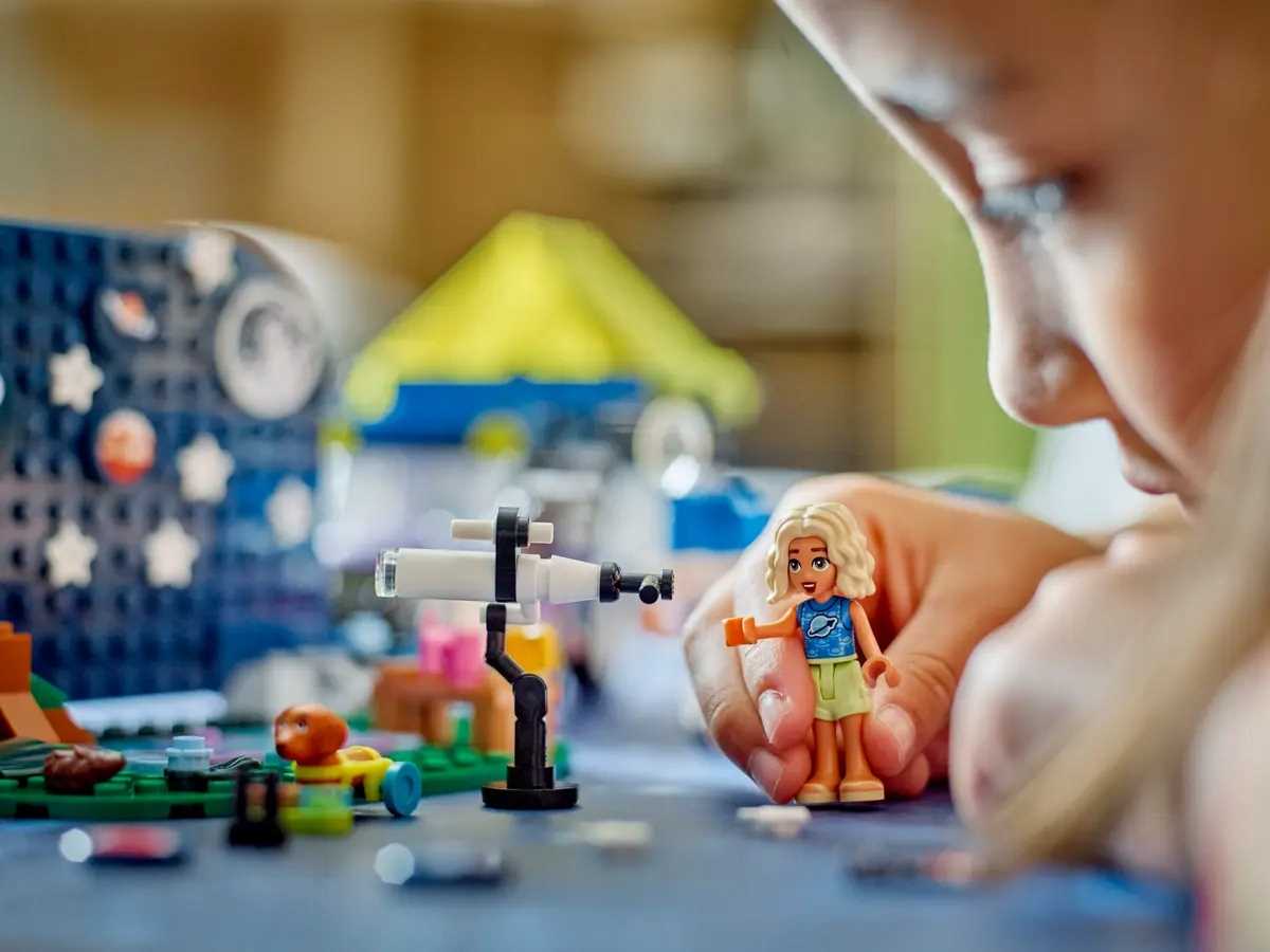 42603 - lego friends - kamper z mobilnym obserwatorium gwiazd