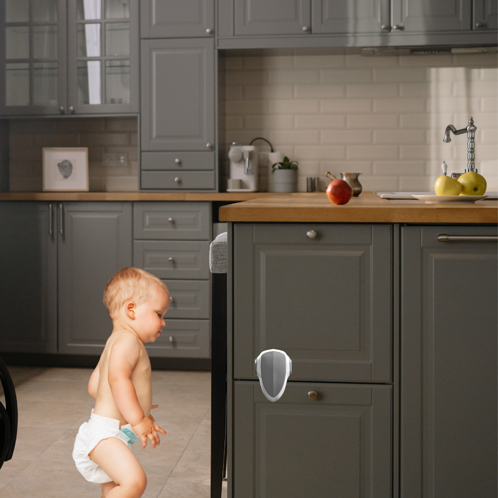 zabezpieczenie piekarnika blokada drzwi przed dziećmi mikrofali nicekids