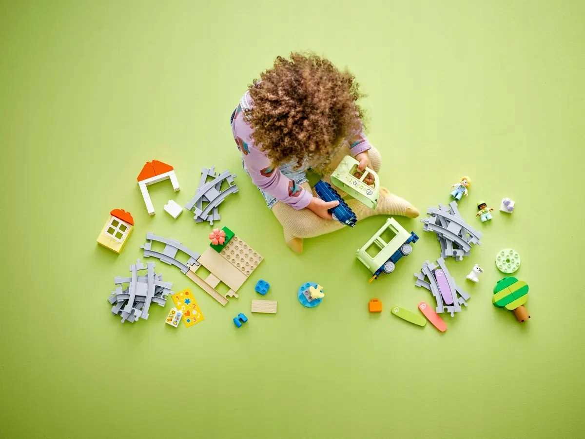 10427 - lego duplo - przygoda z interaktywnym pociągiem