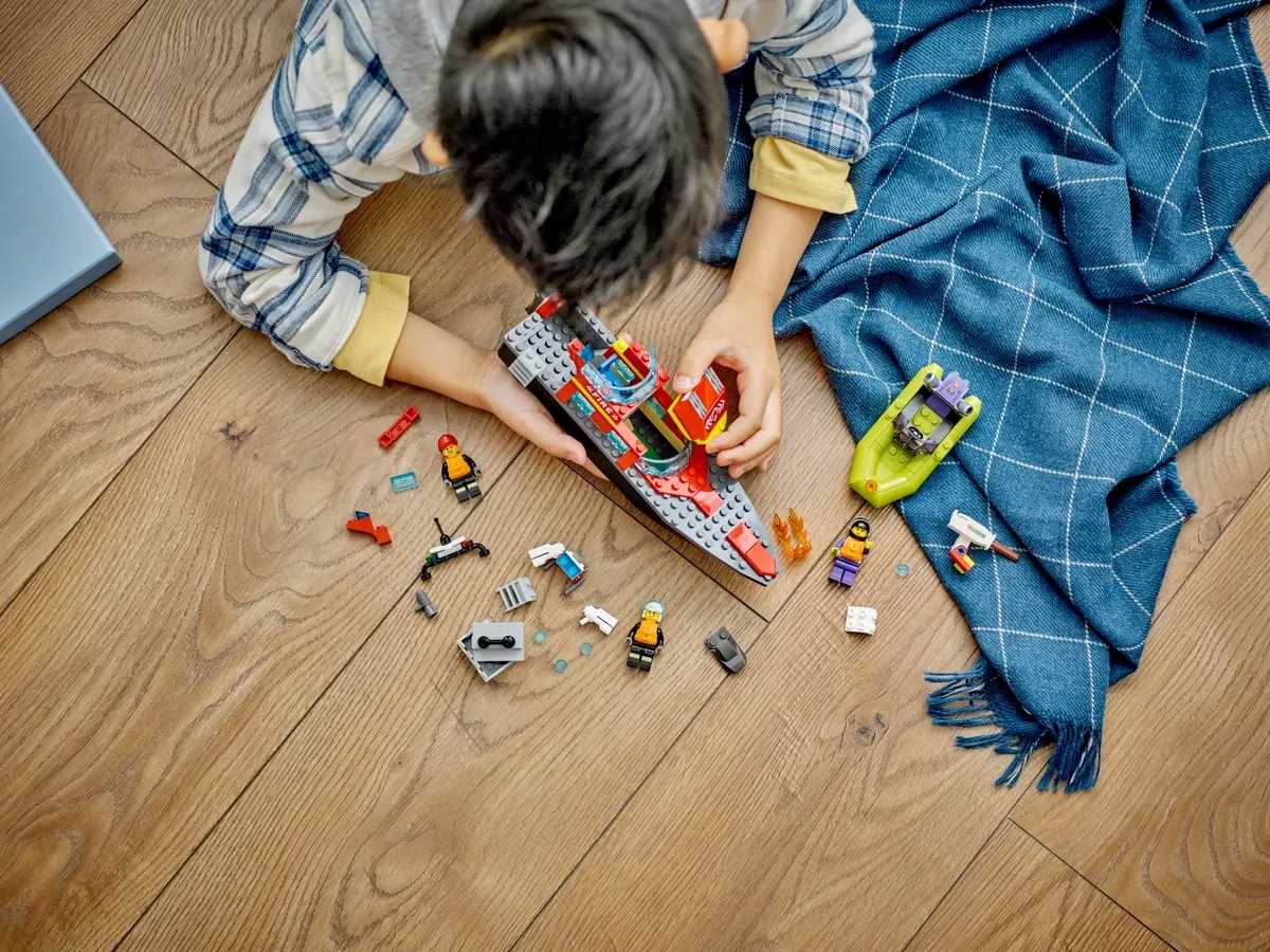 60373 - lego city - łódź strażacka