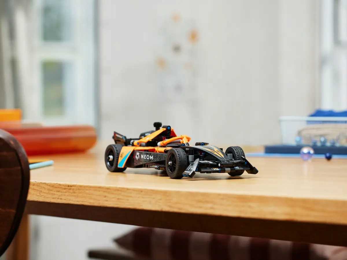42169 - lego technic - neom mclaren formula e race car