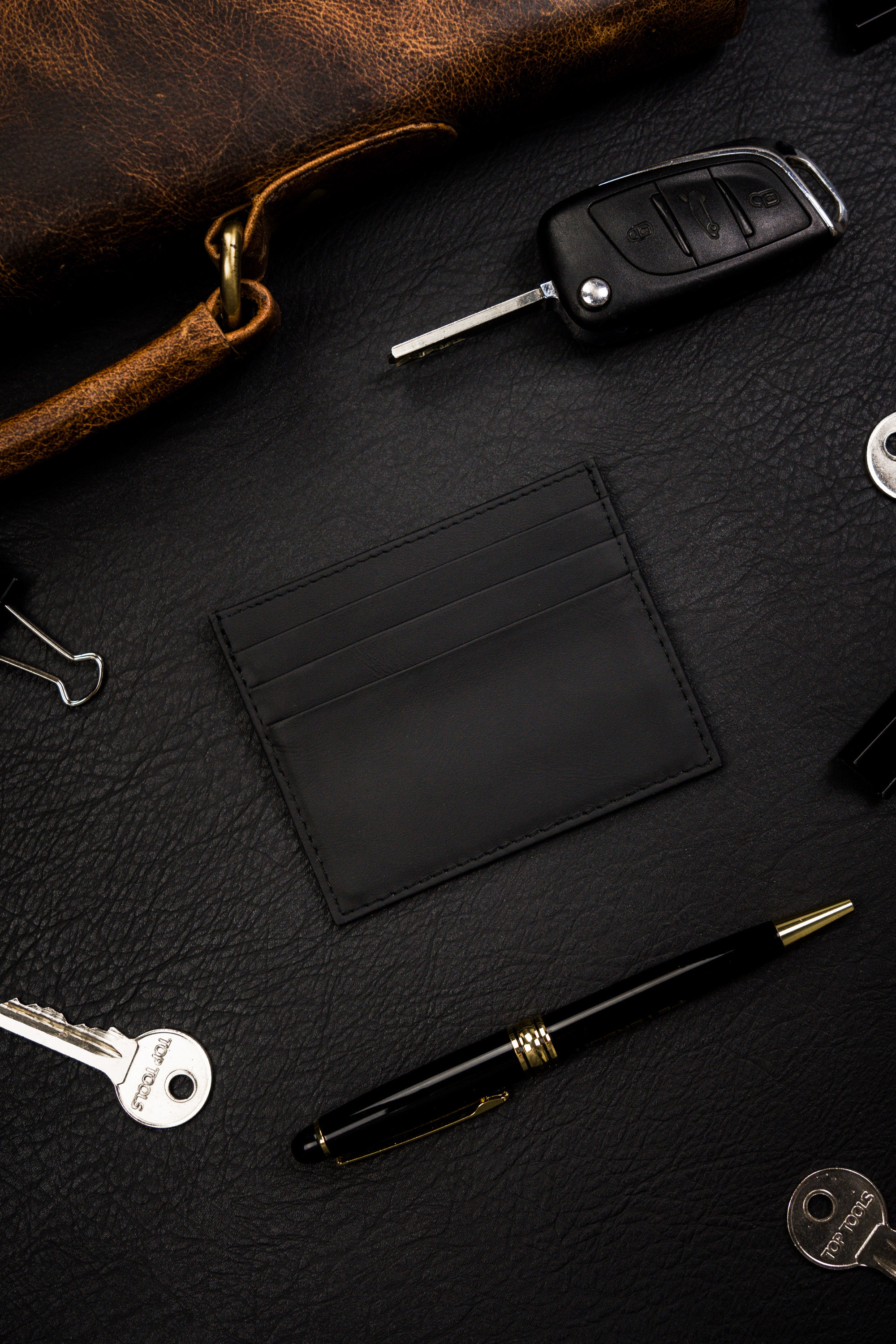 skórzane etui na karty cc323-acl-1237 black