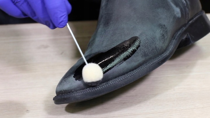 FARBA GŁĘBOKO WNIKAJĄCA W SKÓRĘ CZARNA 118