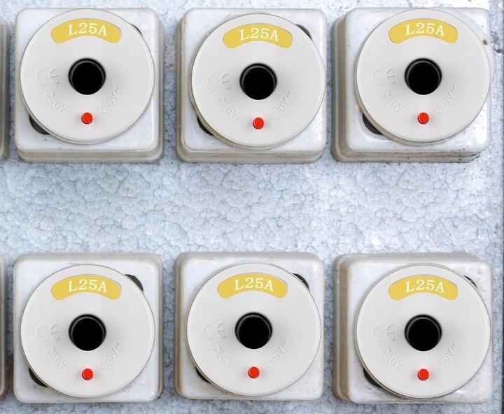 BEZPIECZNIK AUTOMATYCZNY WKRĘCANY KOREK 25A E27 1P IP20 50-60Hz