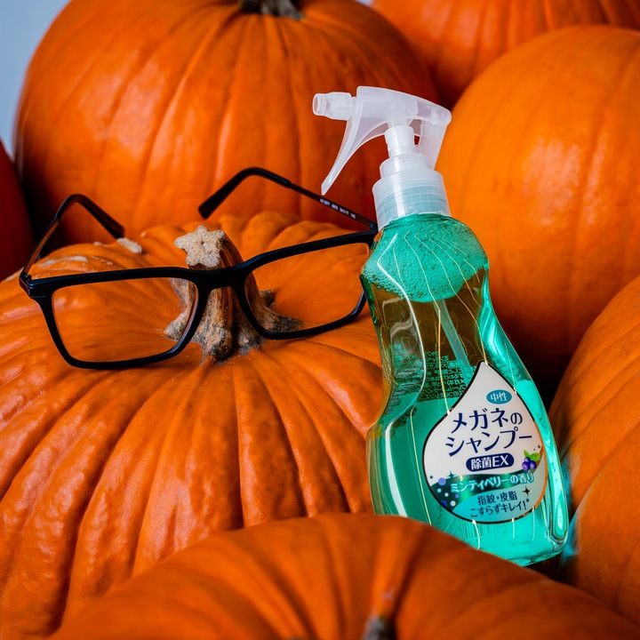 SZAMPON DO OKULARÓW INNOWACYJNY JAPOŃSKI ZAPACH MIĘTA-JAGODA 200 ML SOFT99