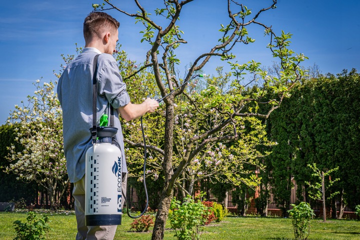 OPRYSKIWACZ CIŚNIENIOWY RĘCZNY DUŻY POJEMNOŚĆ 8L REGULACJA LANCA 98CM