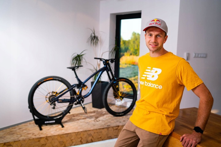 STOJAK ROWEROWY WIESZAK UCHWYT RTR BIKES BRUTUS