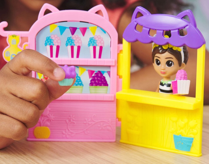 KOCI DOMEK GABI ZESTAW PLAC ZABAW ZE ZJEŻDŻALNIĄ FIGURKA WRÓŻKICIA LALECZKA