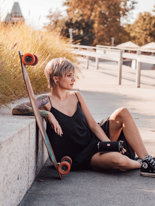 GŁOŚNIK BLUETOOTH USB SD AUX PRZENOŚNY BEZPRZEWODOWY RADIO FM WIEŻA