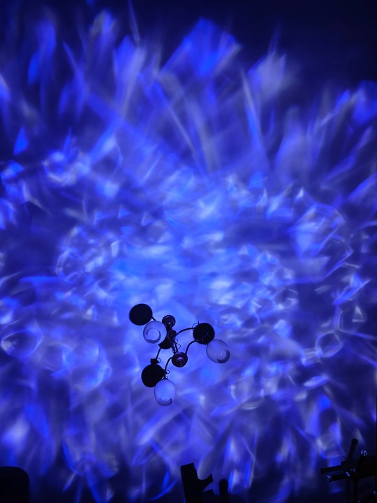 PROJEKTOR GWIAZD LAMPKA NOCNA RZUTNIK LED JAJO DINOZAURA DLA DZIECI PREZENT