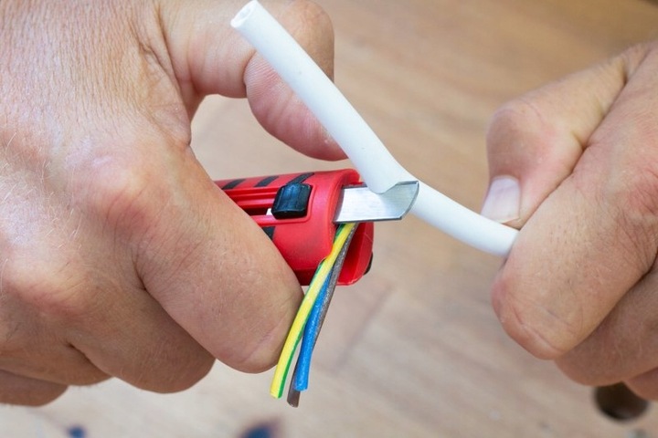 WIELOFUNKCYJNY NÓŻ DO ŚCIĄGANIA IZOLACJI PRZEWODÓW ŚCIĄGACZ DLA