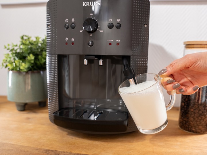 Ekspres ciśnieniowy do kawy KRUPS EA810B 15 Bar
