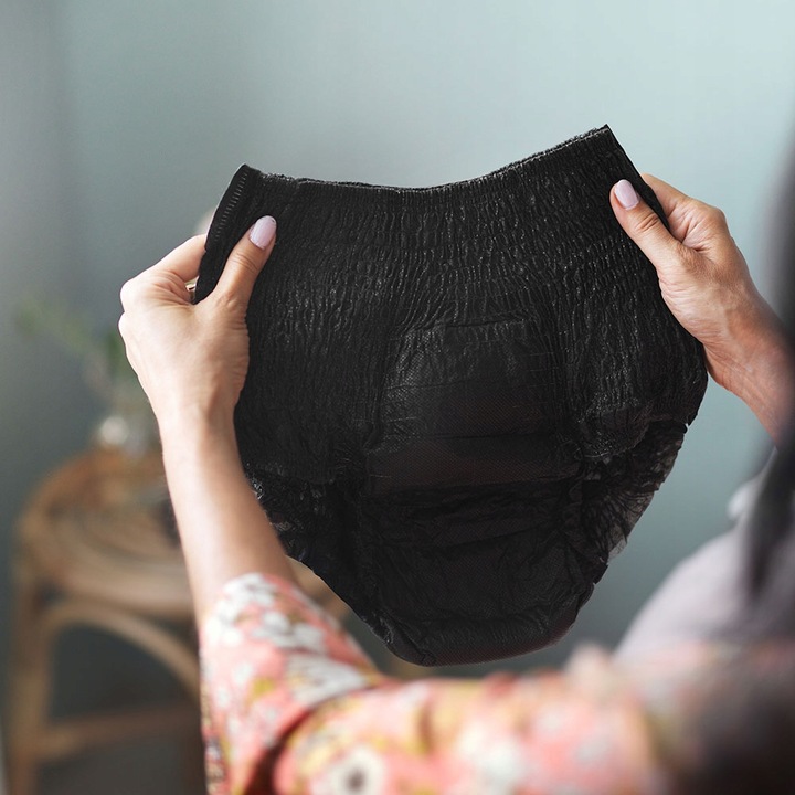 Majtki chłonne Tena Lady Pants Noir czarne L 8 szt