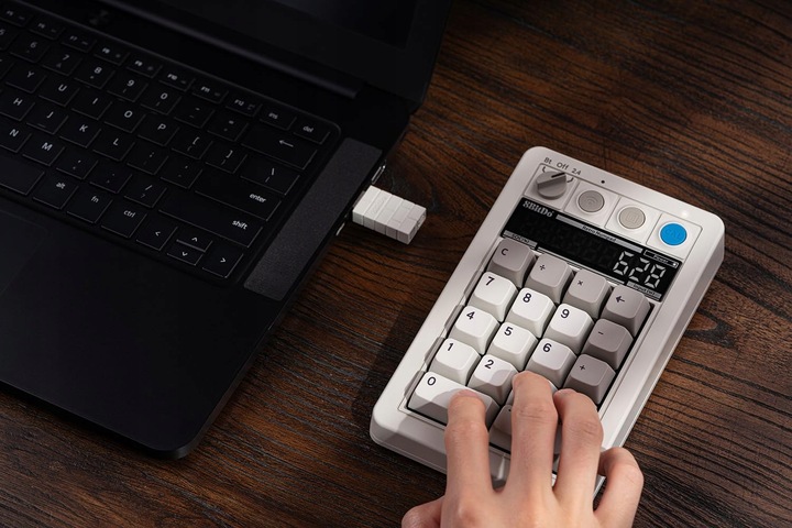 Numpad Mechaniczny z Kalkulatorem 8Bitdo Retro Mechanical Numpad M Edition