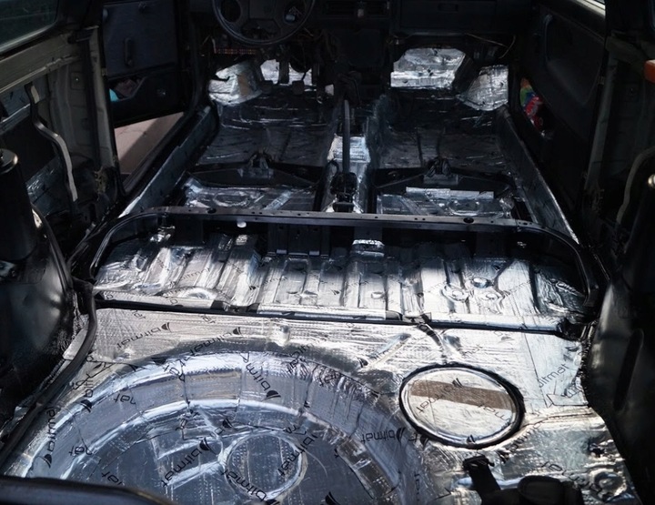 AB-2 MATA WYGŁUSZAJĄCA BUTYLOWA BITUMICZNA 400x50 wygłuszenie para