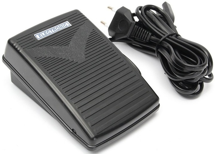 MASZYNA DO SZYCIA domowa mechaniczna solidna Łucznik Ewa II 2014 + GRATIS