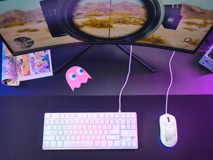 MYSZKA GAMINGOWA PRZEWODOWA ULTRA LEKKA 65g MYSZ KOMPUTEROWA DLA GRACZY LED