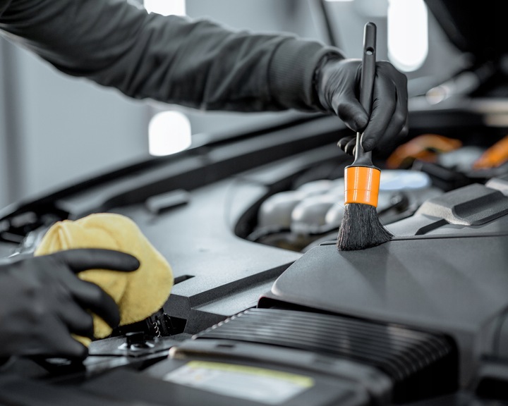 ADBL APC MOCNY UNIWERSALNY ŚRODEK CZYSZCZĄCY ZESTAW AKCESORIA MIKROFIBRA 1L