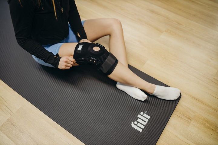 ORTEZA KOLANA Stabilizator z Usztywnieniem OPASKA STAWU KOLANOWEGO RZEPKI