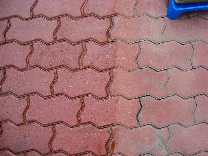 PŁYN DO MYCIA KOSTKI BRUKOWEJ PLANDEK ELEWACJI Z PLAM OLEJU 5L SKUTECZNY