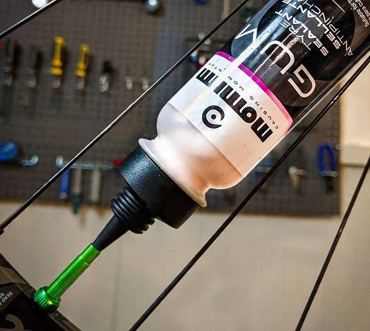 Uszczelniacz do opon Momum Gum Tyre Sealant 100ml