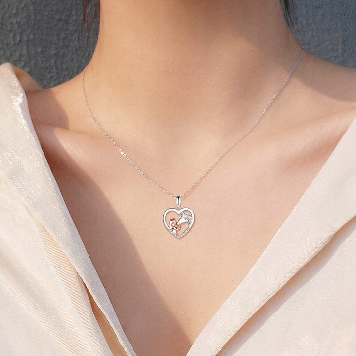 Naszyjnik Srebrny 925 Dziewczynka z Koniem Serce Koń z Cyrkoniami Konik