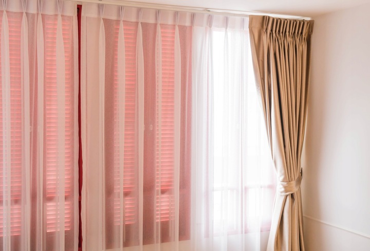 Karnisz sufitowy pojedynczy SZYNA SUFITOWA ALUMINIOWA biała żabki 250 cm