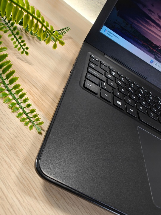 Laptop Dell Latitude 3590 15,6'' i5 PRO 16GB 512SSD FHD Ultrabook