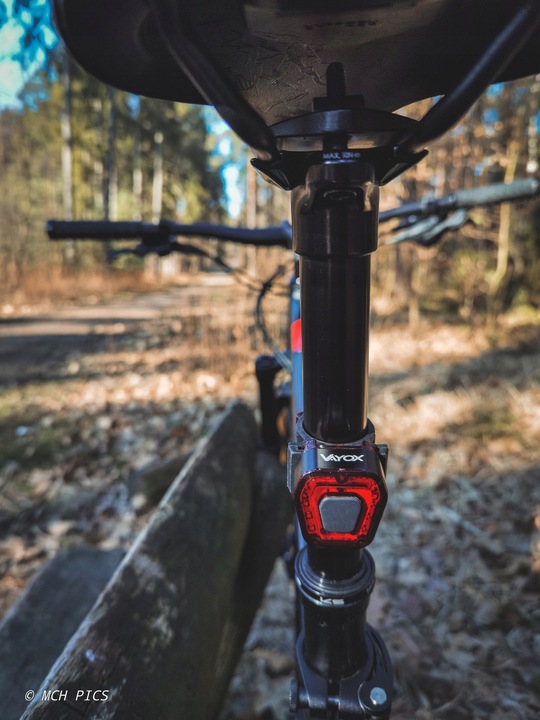 LAMPKA ROWEROWA TYLNA LED NA ROWER ŚWIATŁO CZERWONE MOCNE TYŁ AKU USB VAYOX