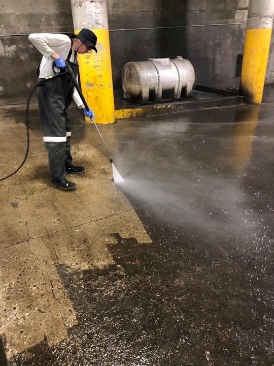 PŁYN DO MYCIA KOSTKI BRUKOWEJ PLANDEK ELEWACJI Z PLAM OLEJU 5L SKUTECZNY