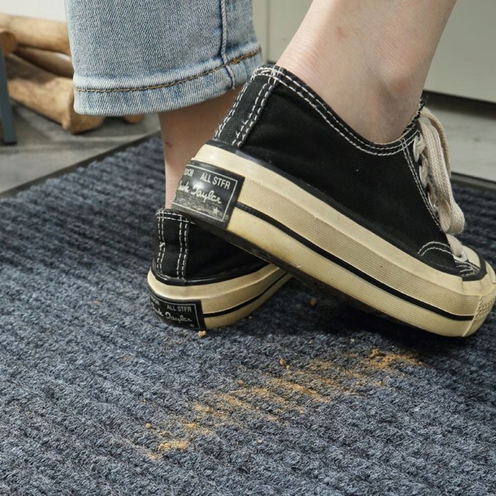 Wycieraczka mata do butów pod drzwi prążkowana szara zewnętrzna 120 x 180cm