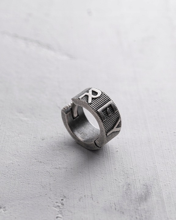 Srebrny kolczyk-kółko REYTEL