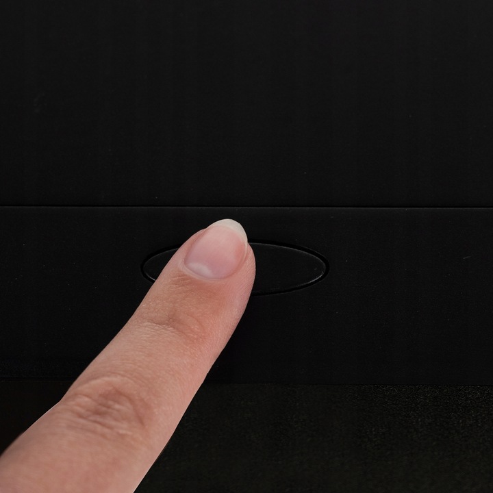 GNIAZDO POTRÓJNE CHOWANE W BLAT NABLATOWE GNIAZDKO