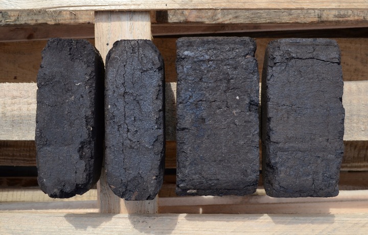 Brykiet TORFOWY w KARTONIE 20 kg DOBRY TANI OPAŁ