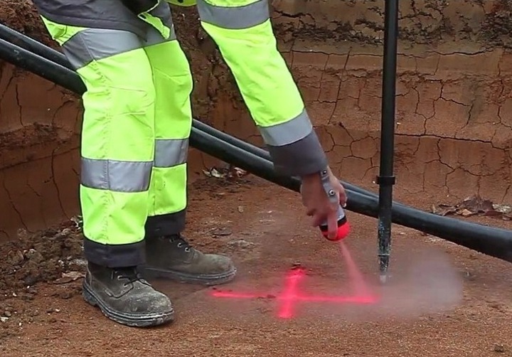 Farba geodezyjna Soppec Fluo Track Marker Spray pomarańczowy 12szt.