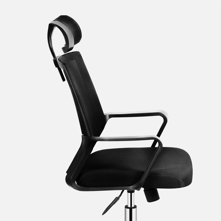 Fotel biurowy ergonomiczny MARK ADLER czarny obrotowy regulowany do