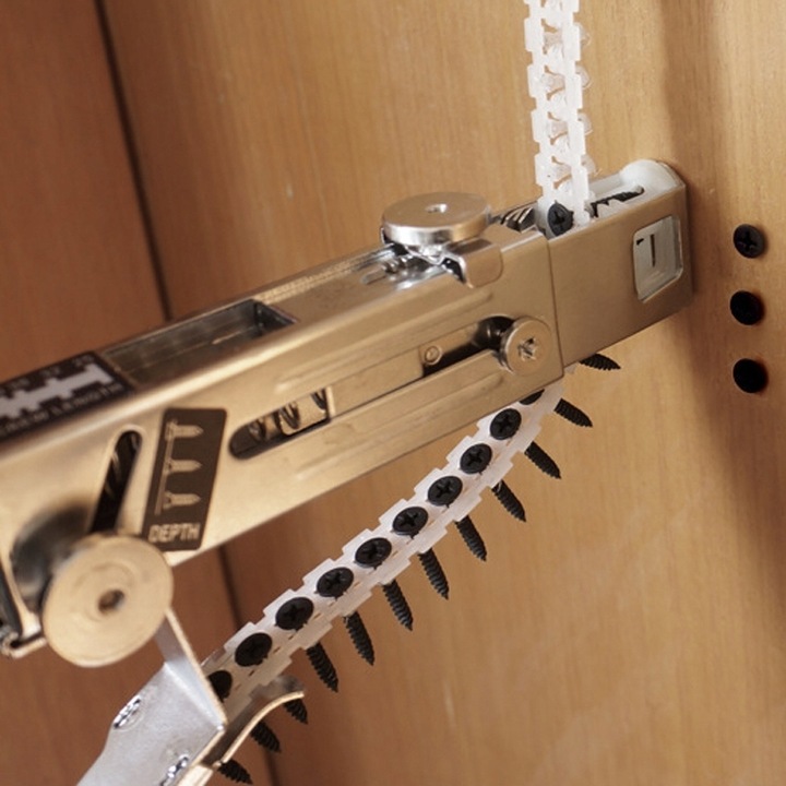 Adapter na taśmę z wkrętami do wkrętarki