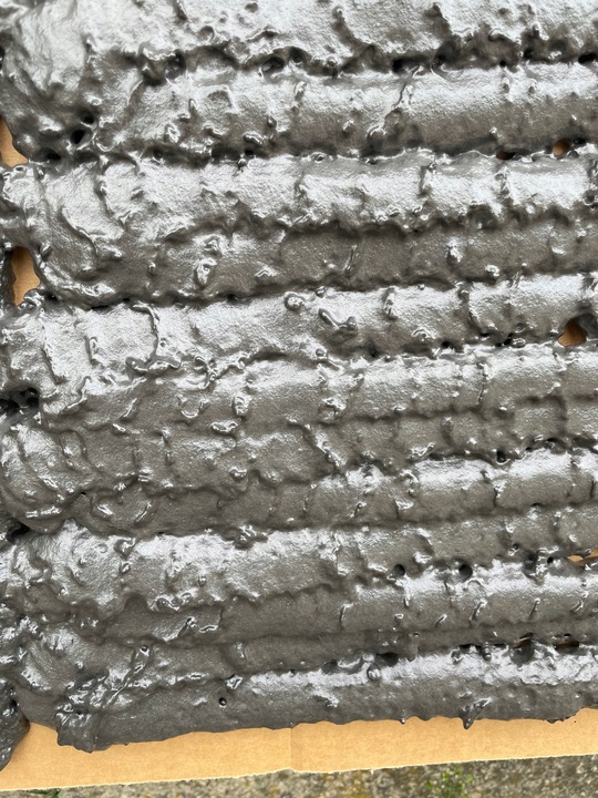 Czarna piana pianka montażowa TERRARIUM 750ml kolor czarny