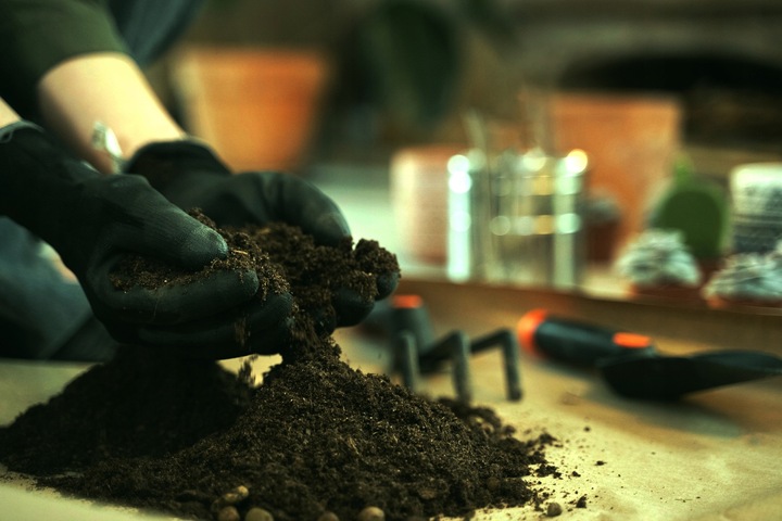 ZIEMIA UNIWERSALNA OGRODOWA DO KWIATÓW 80L WYDAJNA