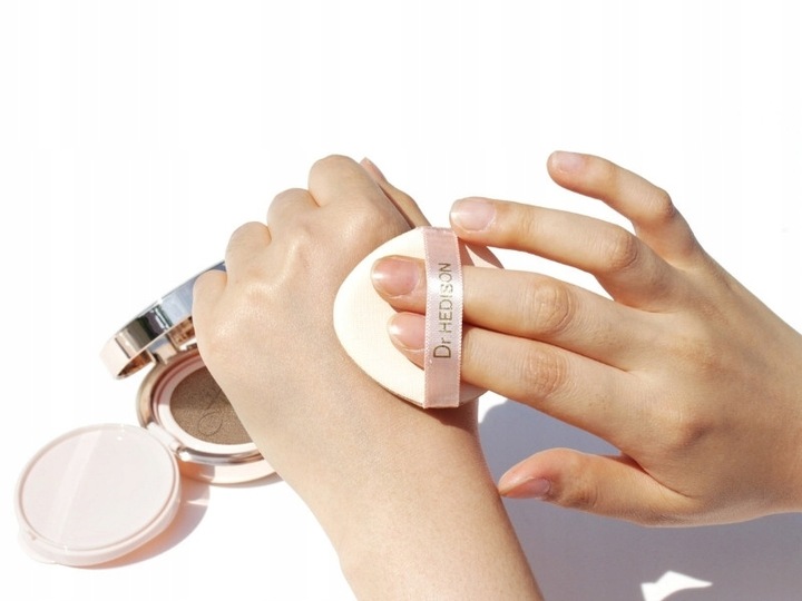 Podkład w kompakcie Dr.HEDISON Miracle Cushion SPF 50+ Natural Beige 2x15g